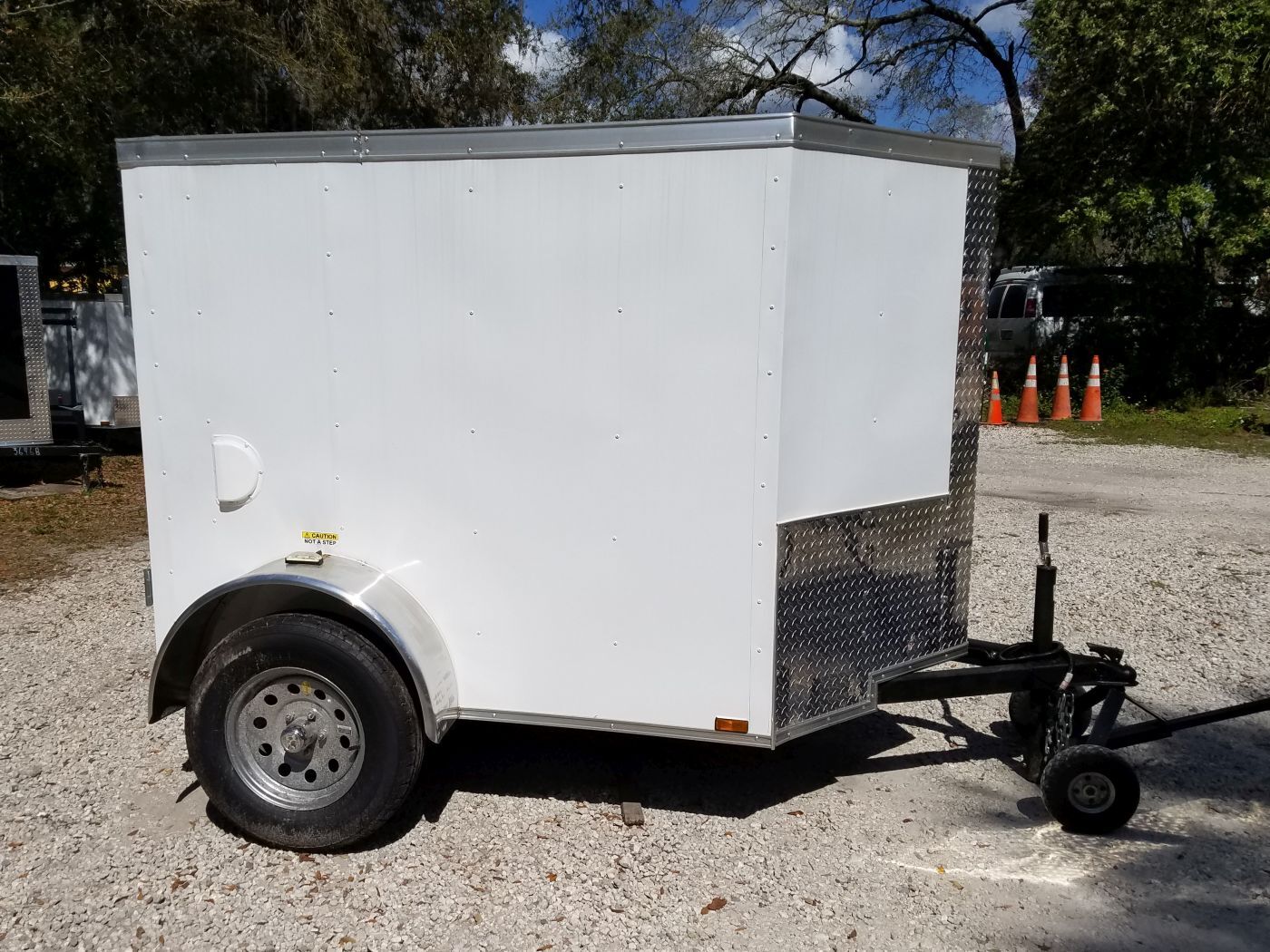 Quality Cargo 5x6 SA Trailer - White, Ramp, Side Vents